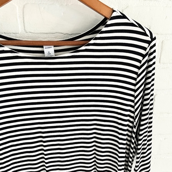Old navy T shirt dress Flowy Stretch Scoop neck Striped Swing Black White Sz 1X - Picture 5 of 9
